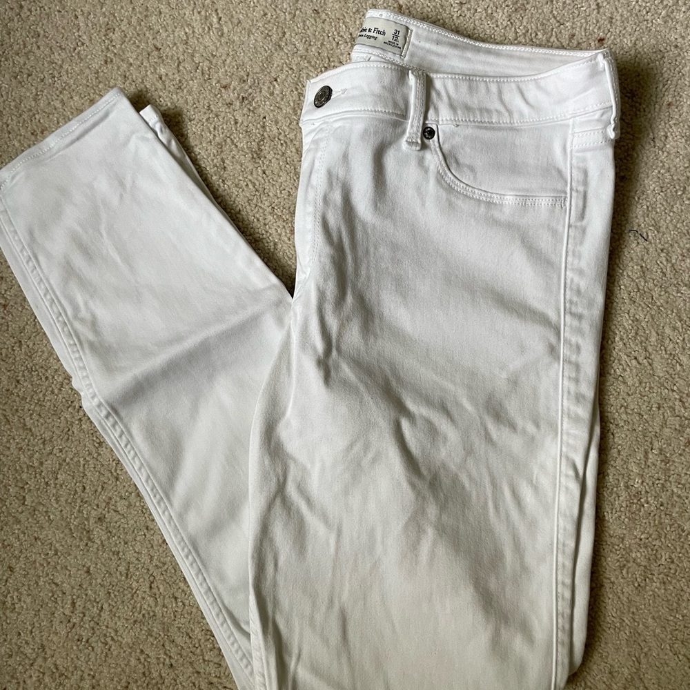 A&F White Skinny Jeans Sz 31